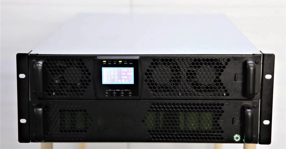 2700W SNMP UPS مزود طاقة غير منقطع ليثيوم 230VAC موزع